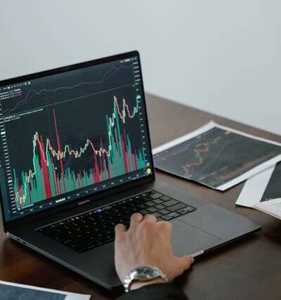 Elevate Your Online Trading Platform with DigiHollic’s SEO Services